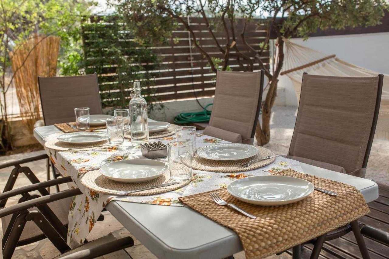 Rafia Loft Loutraki, Garden & Pool Table - Beach Exteriör bild